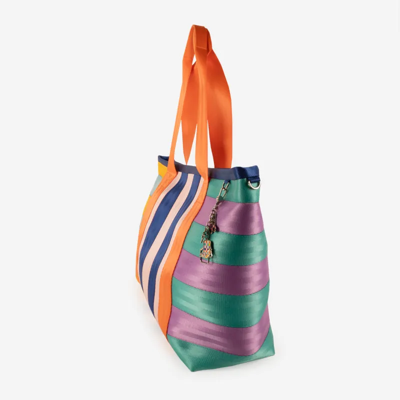 Getaway Tote / Life's a Beach