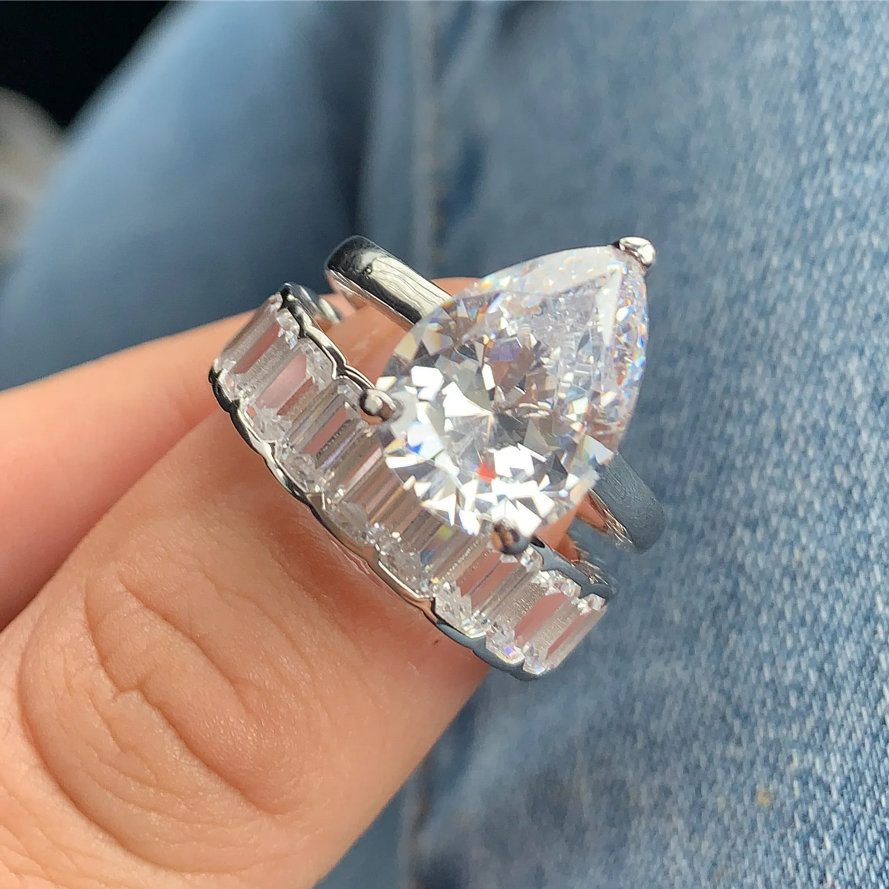 JENNA MOISSANITE RING