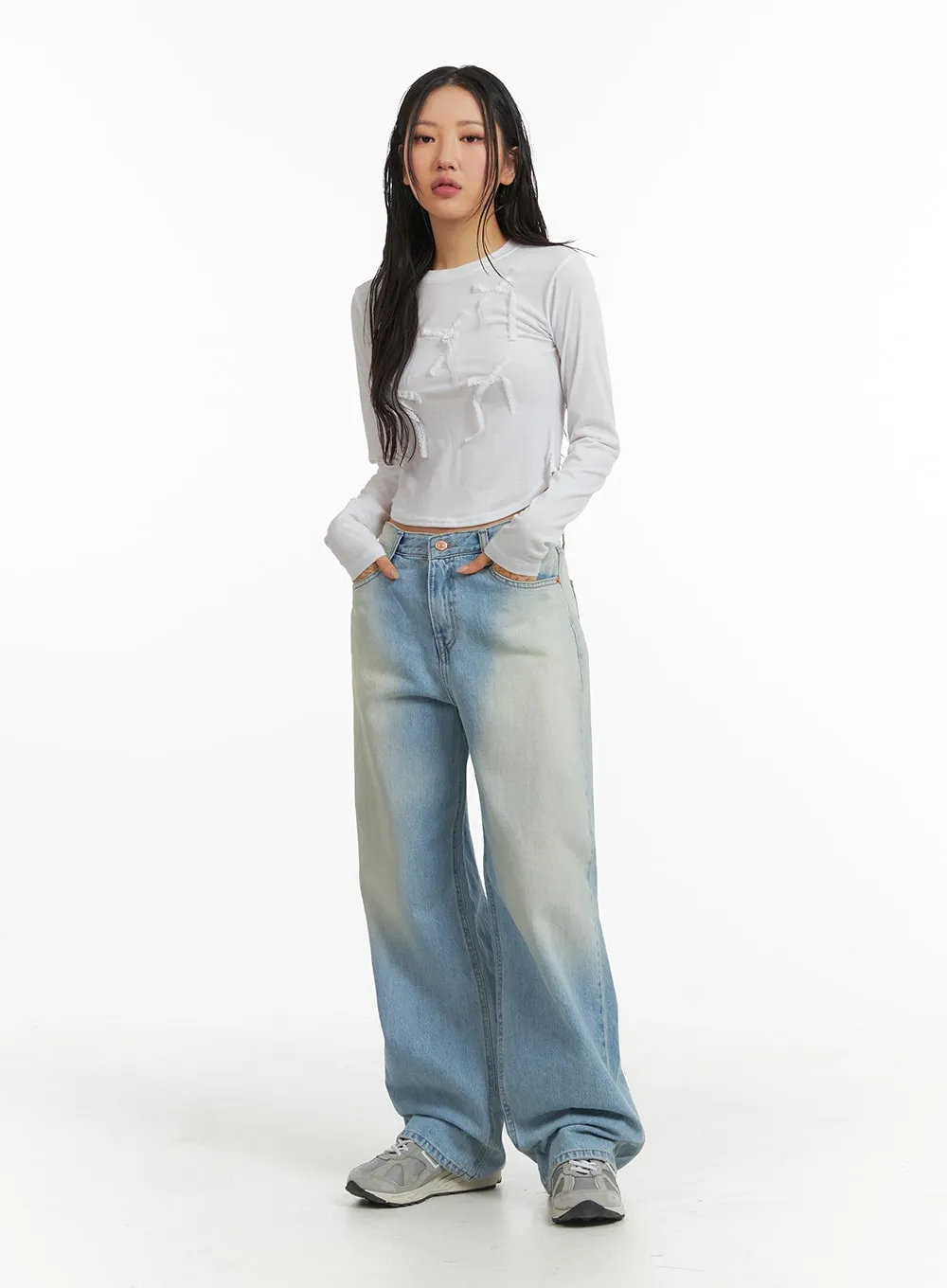 Mid Waist Wide Leg Pocket Jeans CJ425