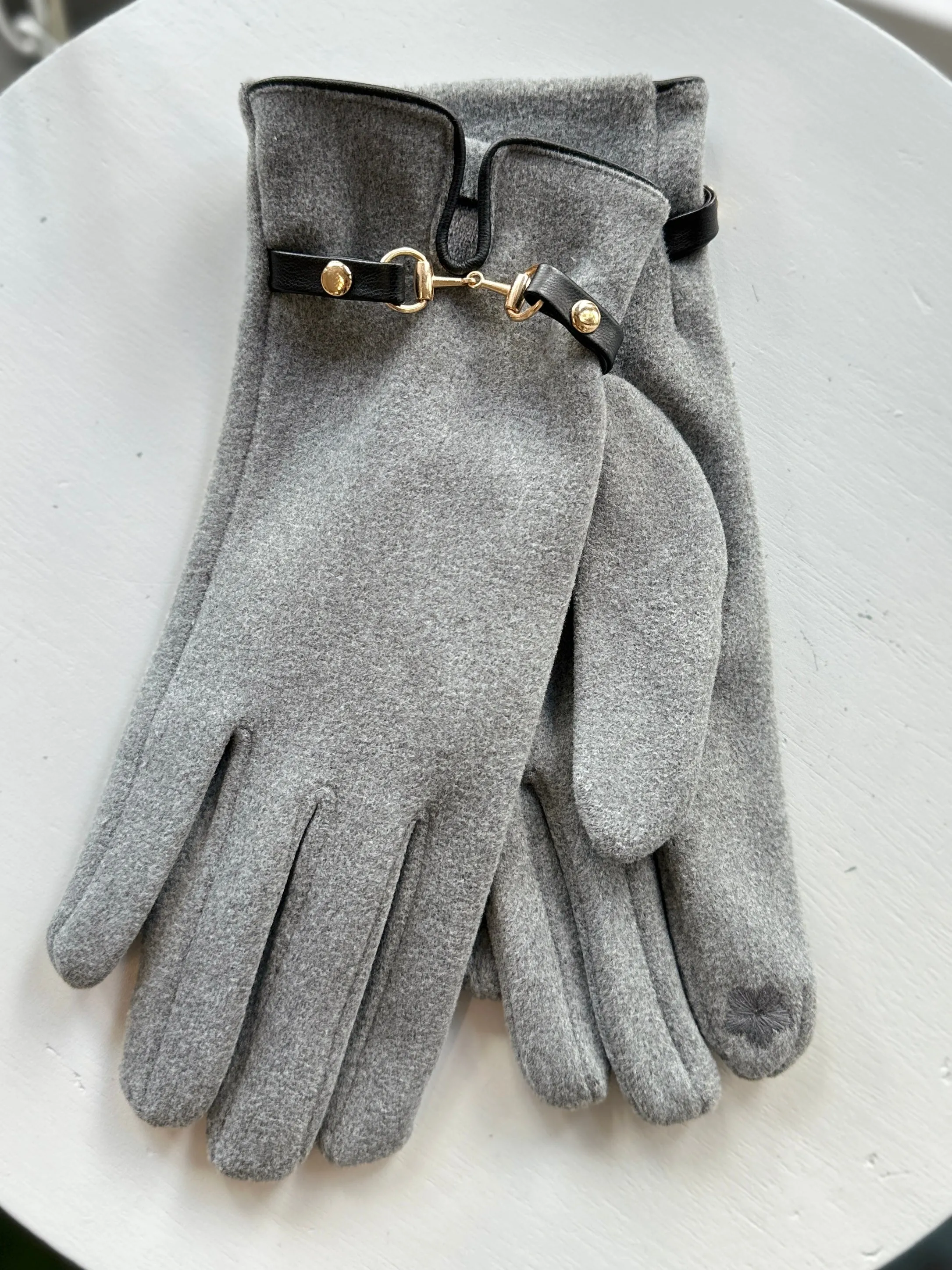 Moda Texting Gloves w/ Belt Buckle Accent