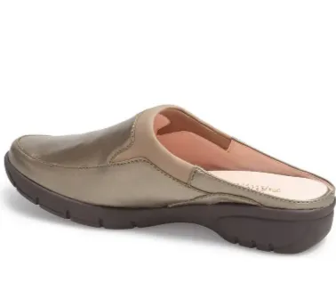 TARYN ROSE Women's •Akiva• Slip-on Mule