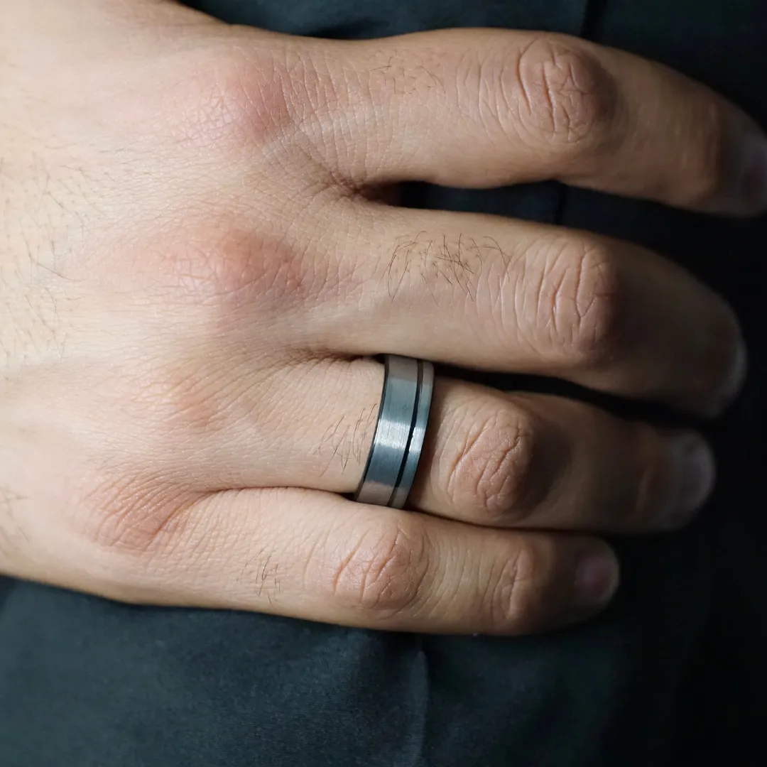 TUNGSTEN SILVER & BLACK BRUSHED BAND