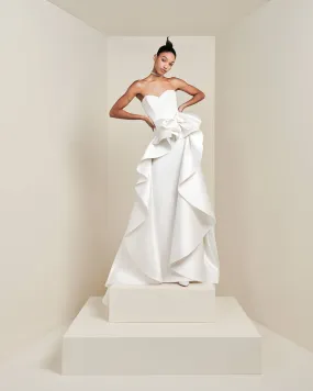 VRM425 – MODERN VOLANT GOWN